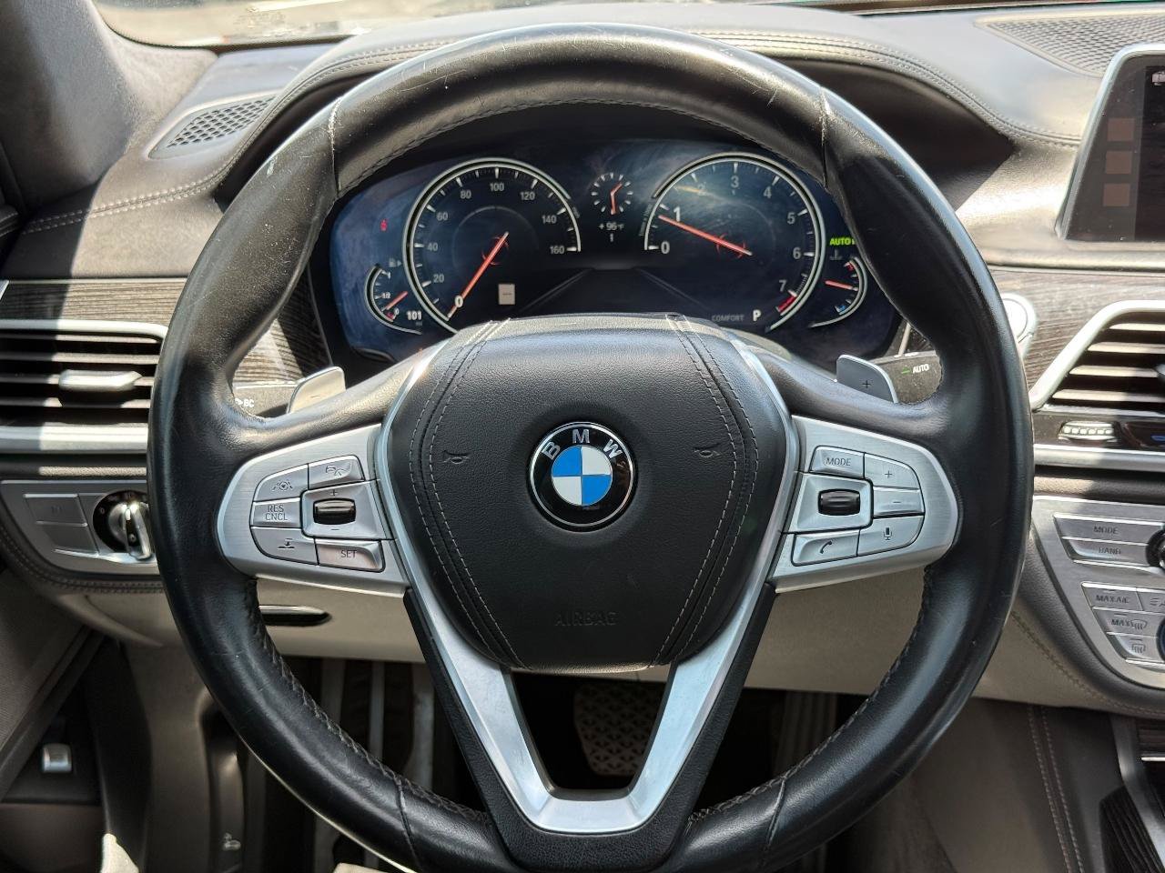 Used 2018 BMW 750i RWD image 9
