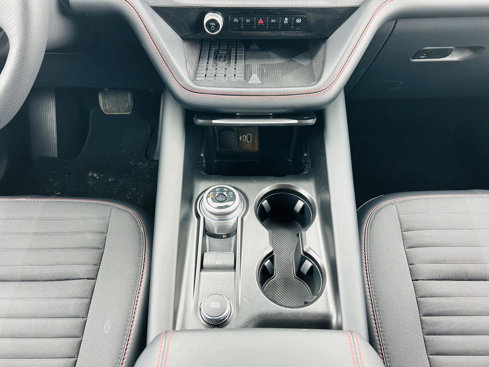 Used 2025 Ford Explorer ST-Line w/ Premium Package AWD/4WD image 30