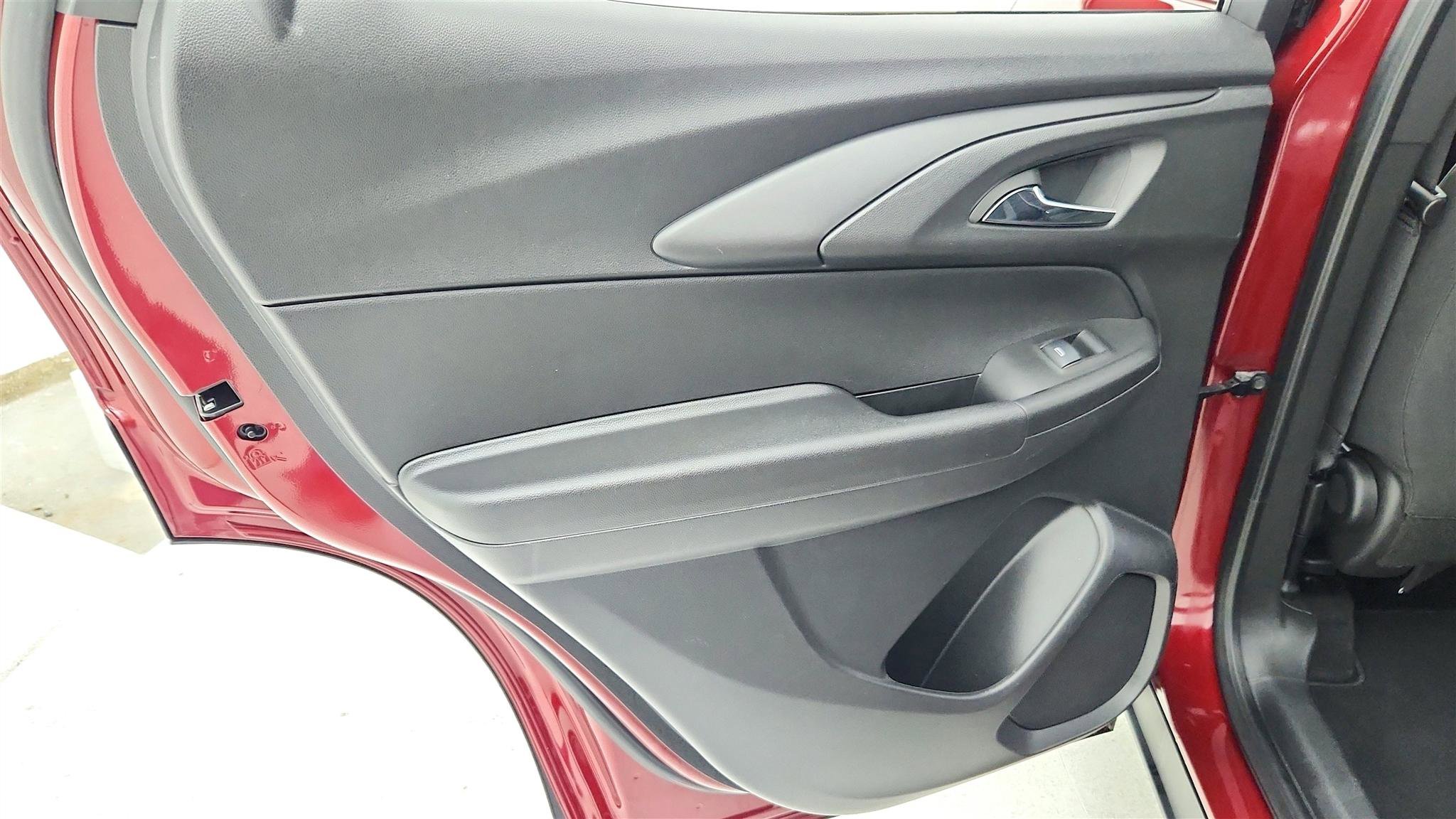 Used 2025 Chevrolet TrailBlazer LT image 39