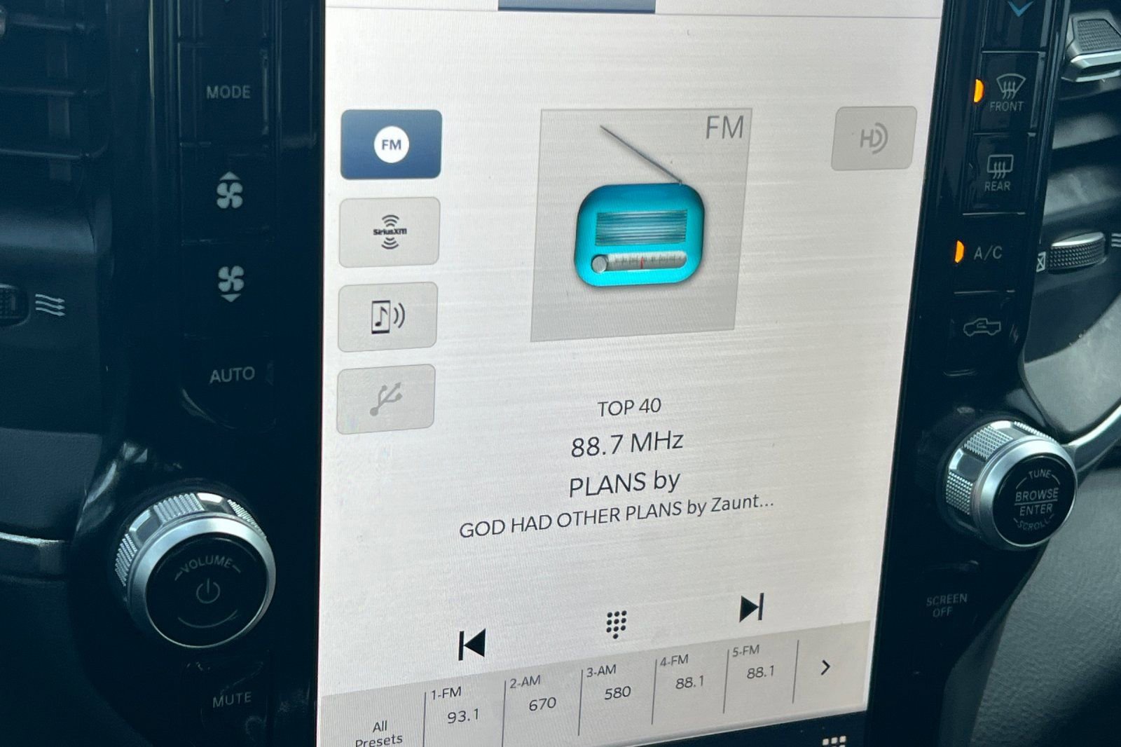 Used 2023 RAM 3500 Laramie w/ Night Edition image 17