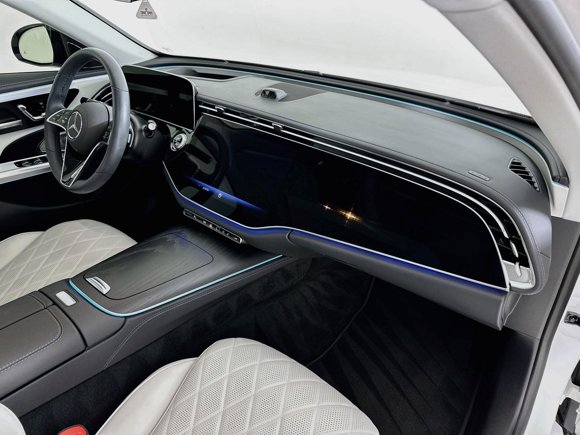 Certified 2025 Mercedes-Benz E 450 4MATIC Sedan image 32