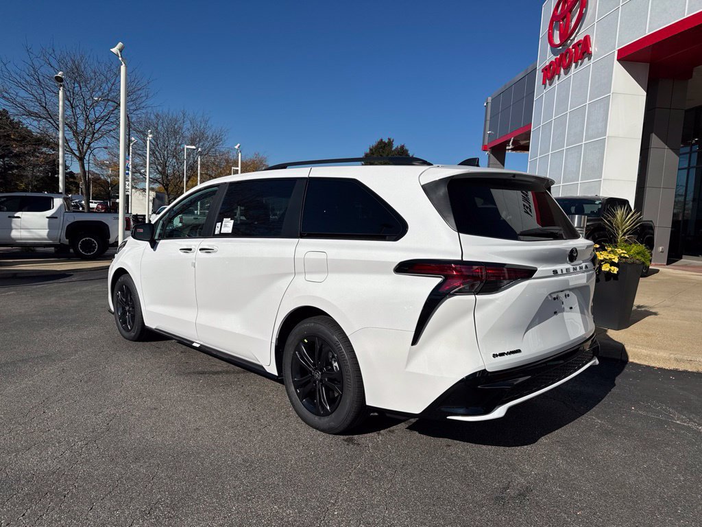 New 2026 Toyota Sienna XSE AWD/4WD image 3