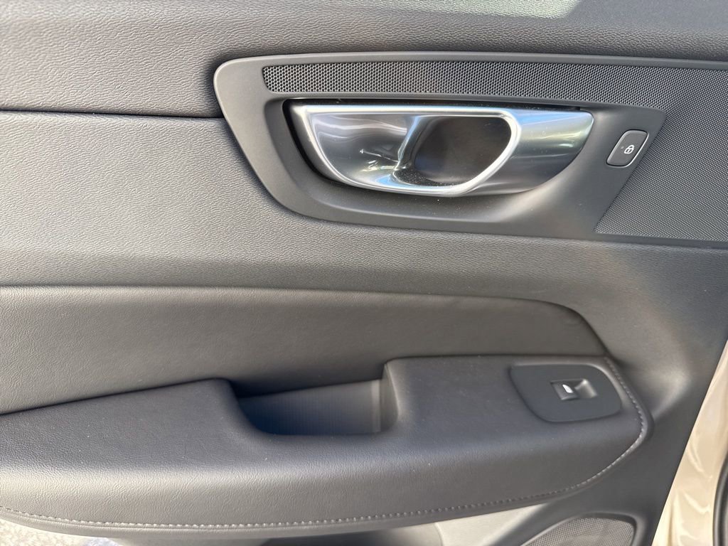 Used 2024 Volvo XC60 T8 Plus w/ Protection Package Premier image 14
