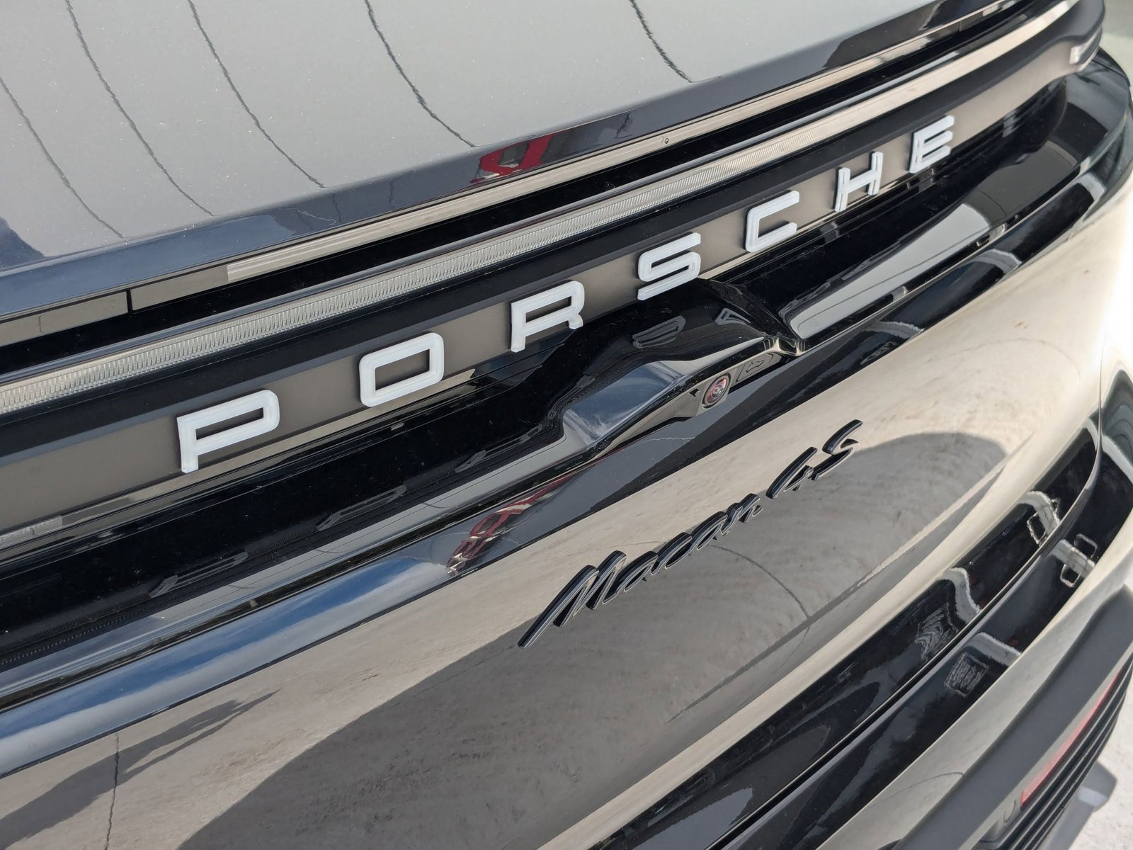 New 2025 Porsche Macan 4S Electric image 10