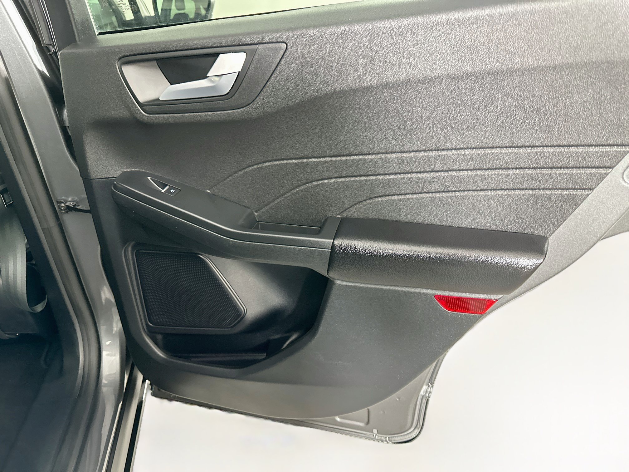Used 2025 Ford Escape ST-Line Select AWD/4WD image 30