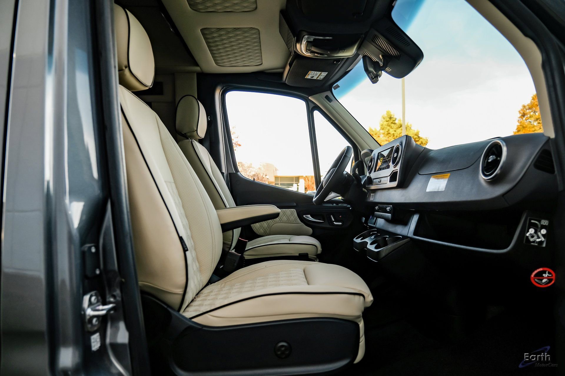 Used 2025 Mercedes-Benz Sprinter 3500 image 42