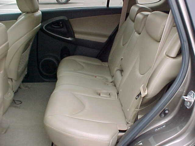 Used 2011 Toyota RAV4 Limited w/ Limited Extra Value Pkg AWD/4WD image 10