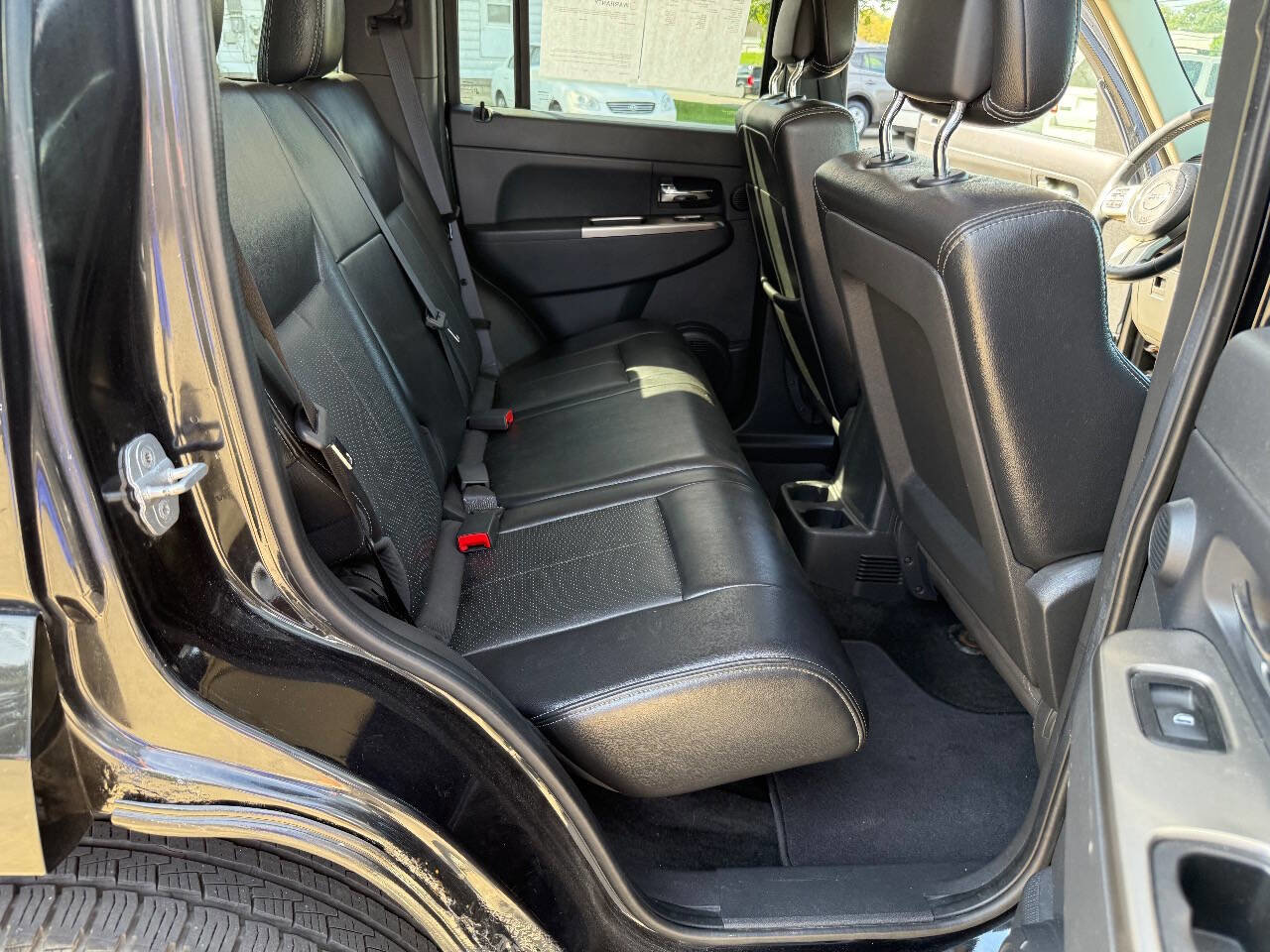 Used 2012 Jeep Liberty Limited Jet w/ Comfort/Convenience Group image 13