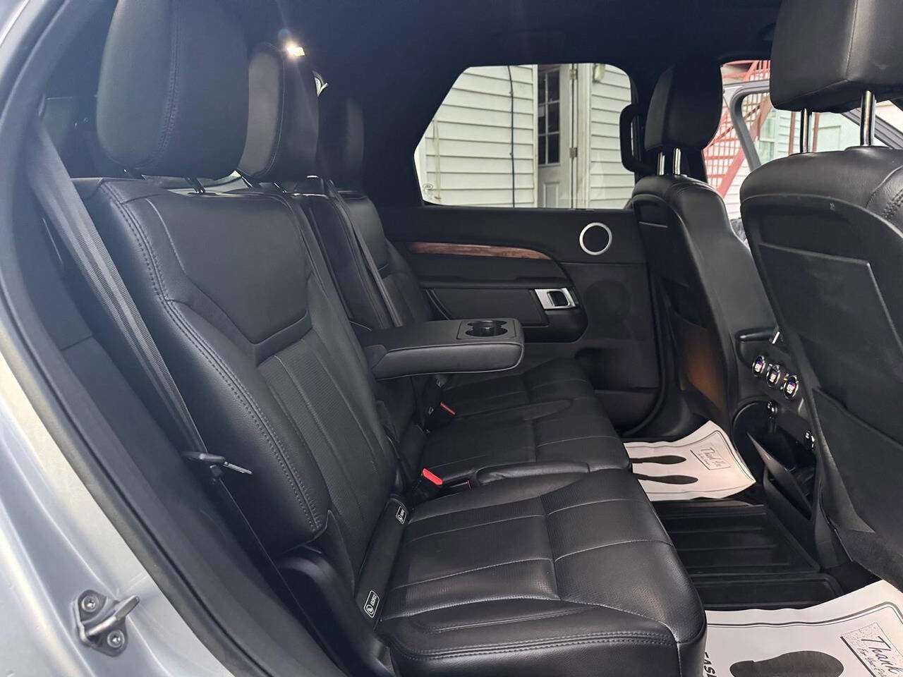 Used 2017 Land Rover Discovery HSE AWD/4WD image 31