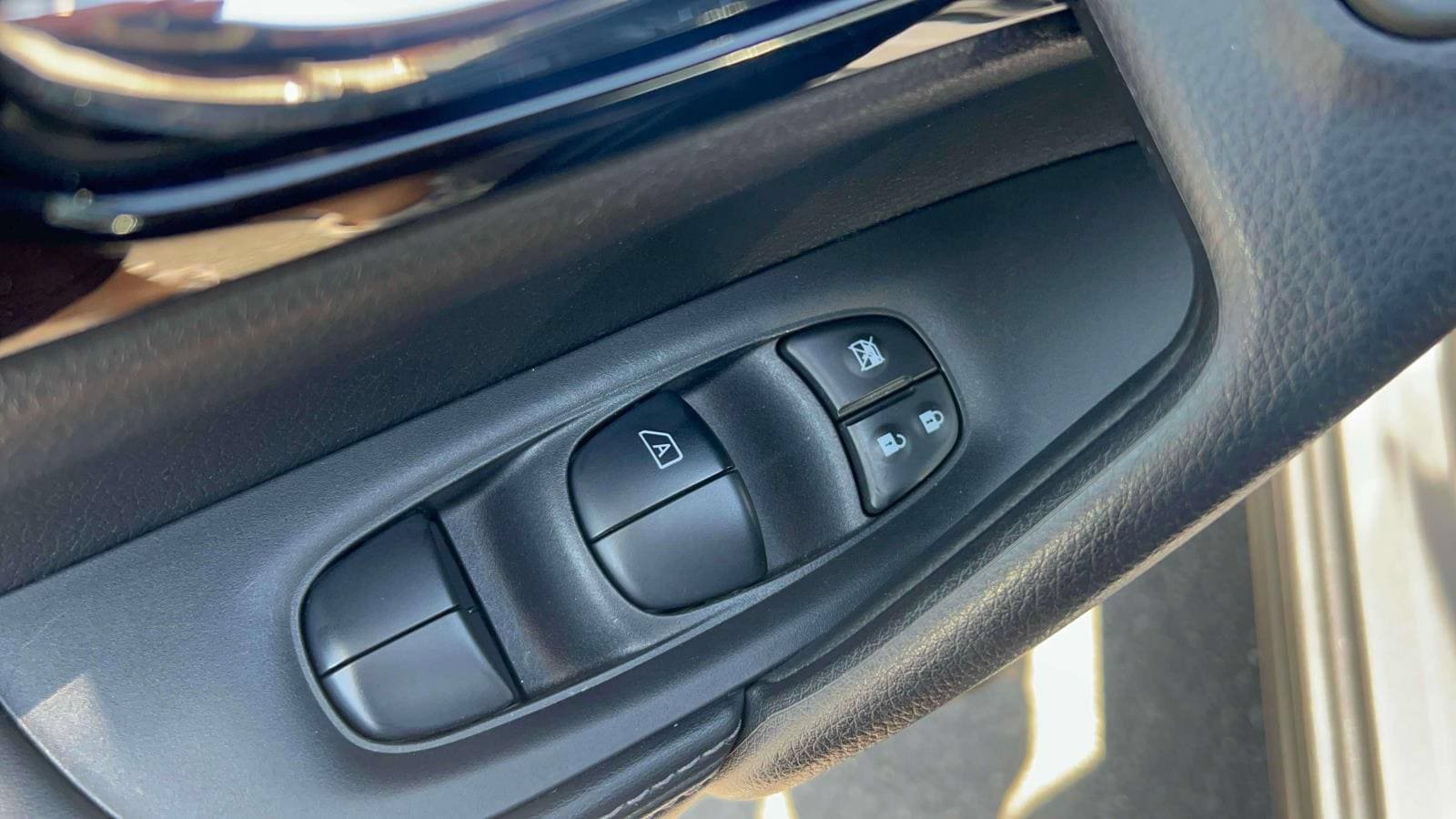 Used 2022 Nissan Rogue Sport SL AWD/4WD image 18