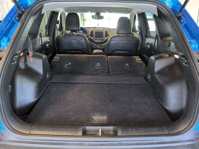 Used 2021 Jeep Cherokee Trailhawk w/ Trailer Tow Group AWD/4WD image 31