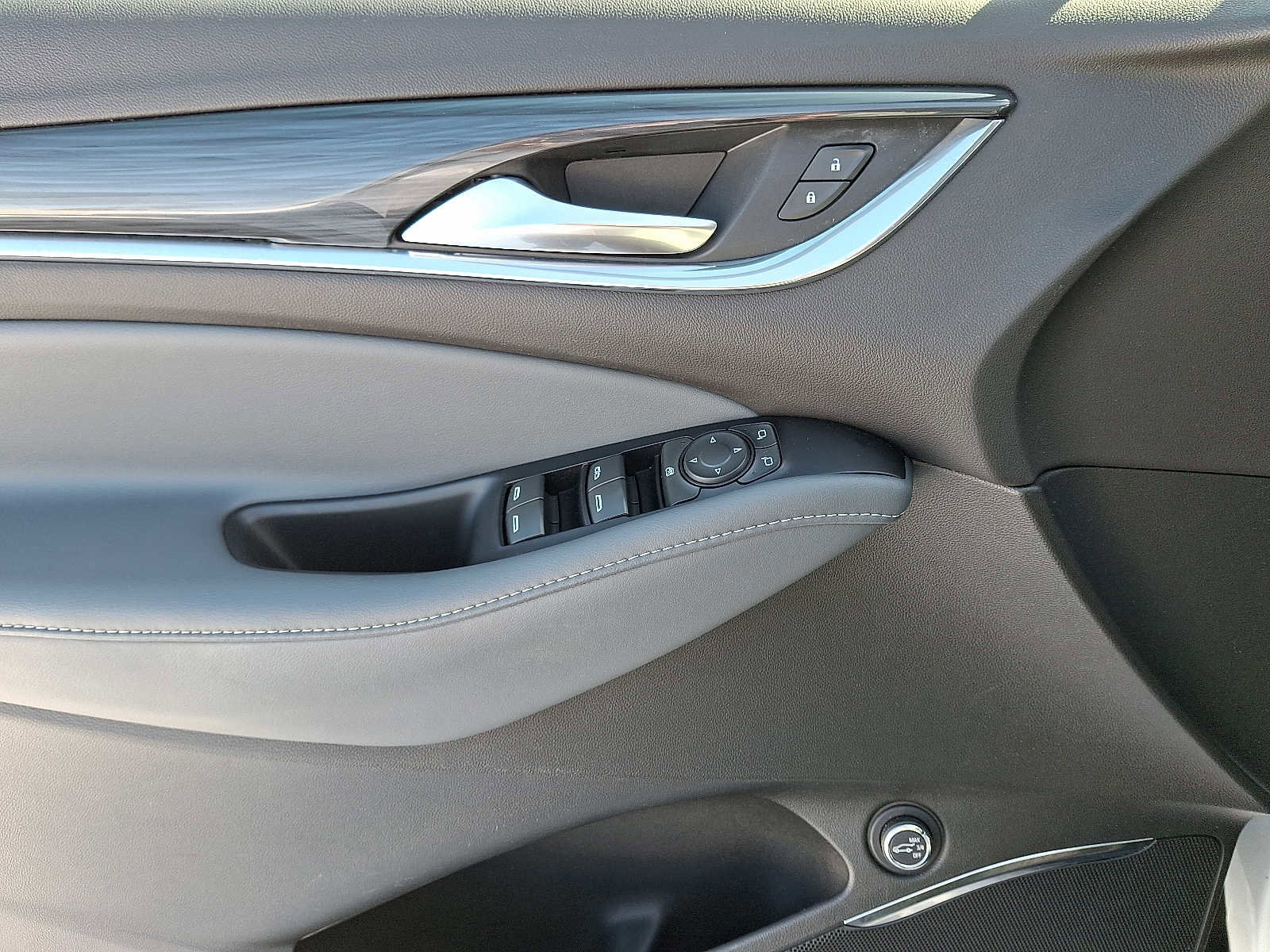 Certified 2023 Buick Enclave Essence w/ Experience Buick Package image 16