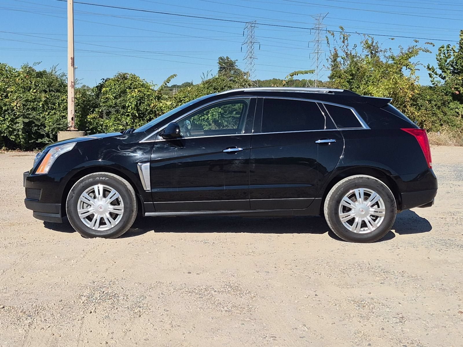 Used 2015 Cadillac SRX Luxury FWD image 2