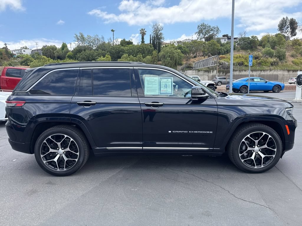 Used 2024 Jeep Grand Cherokee Summit AWD/4WD image 10