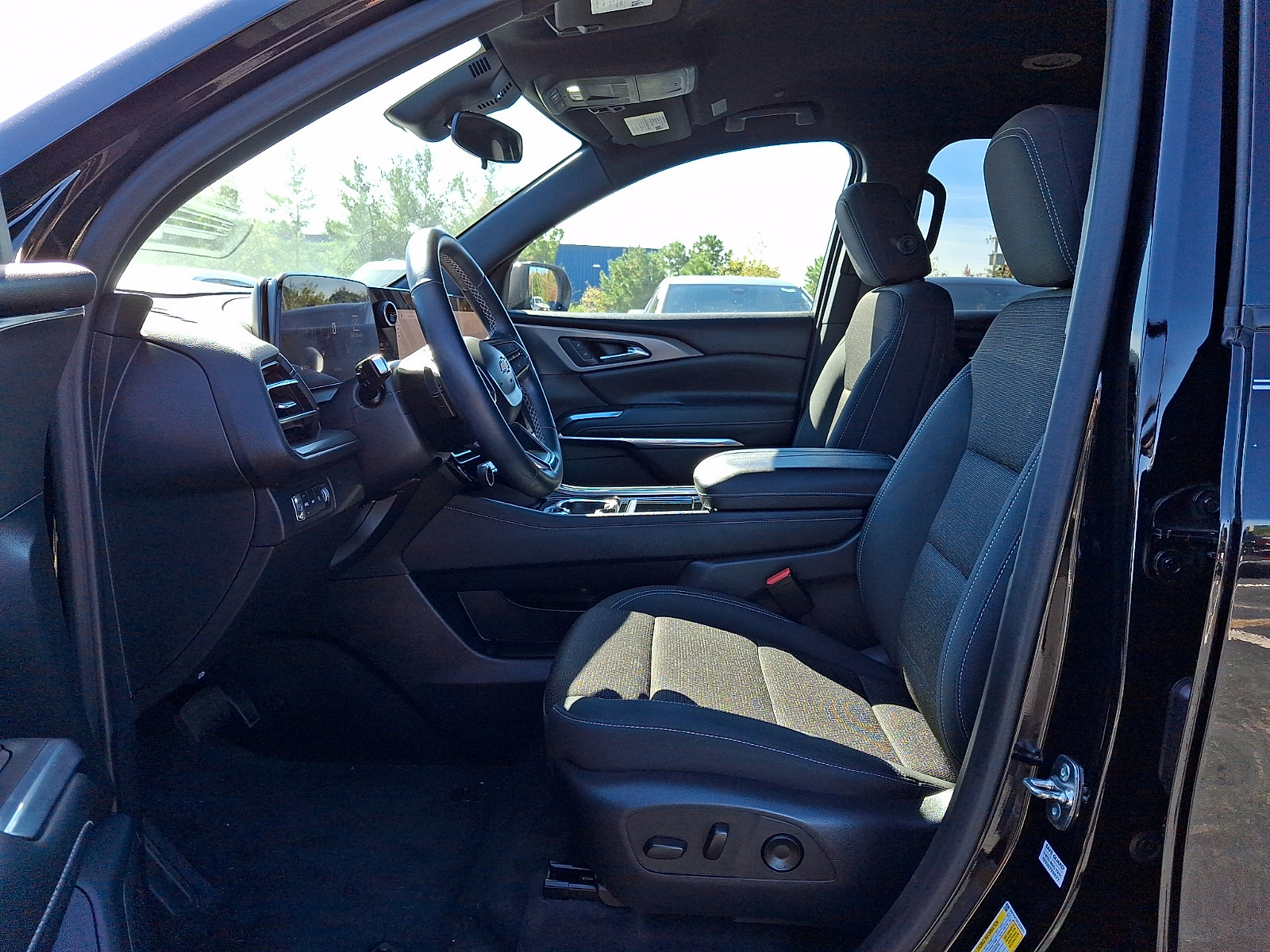 Certified 2024 Chevrolet Traverse LT w/ Trailering Package AWD/4WD image 13
