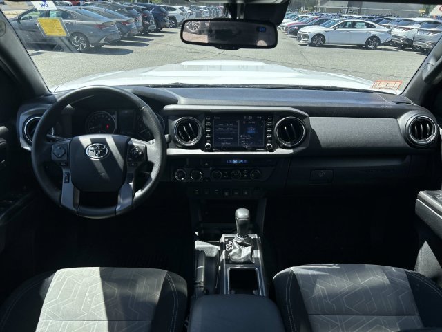 Used 2023 Toyota Tacoma TRD Sport w/ Technology Package AWD/4WD image 17