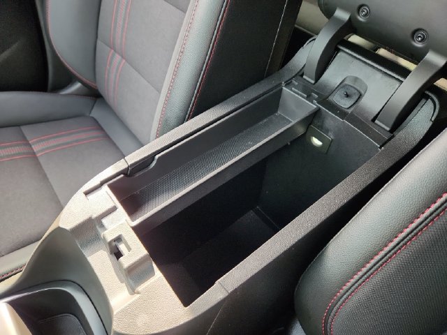 Used 2023 Chevrolet Equinox RS FWD image 46
