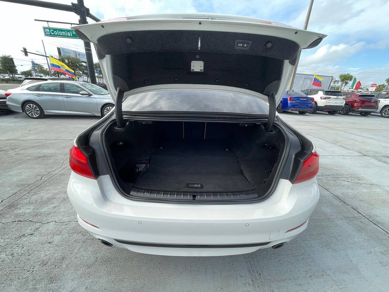 Used 2018 BMW 530e xDrive AWD/4WD image 12