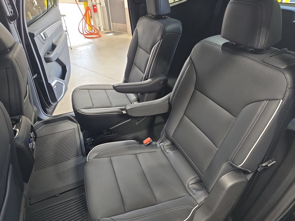 New 2026 Buick Enclave Preferred w/ LPO, Floor Liner Package AWD/4WD image 15