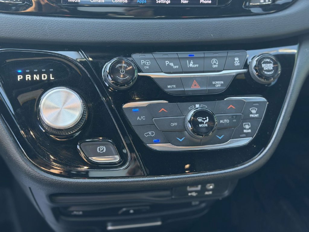Used 2018 Chrysler Pacifica Touring-L Plus w/ Advanced Safetytec Group FWD image 28