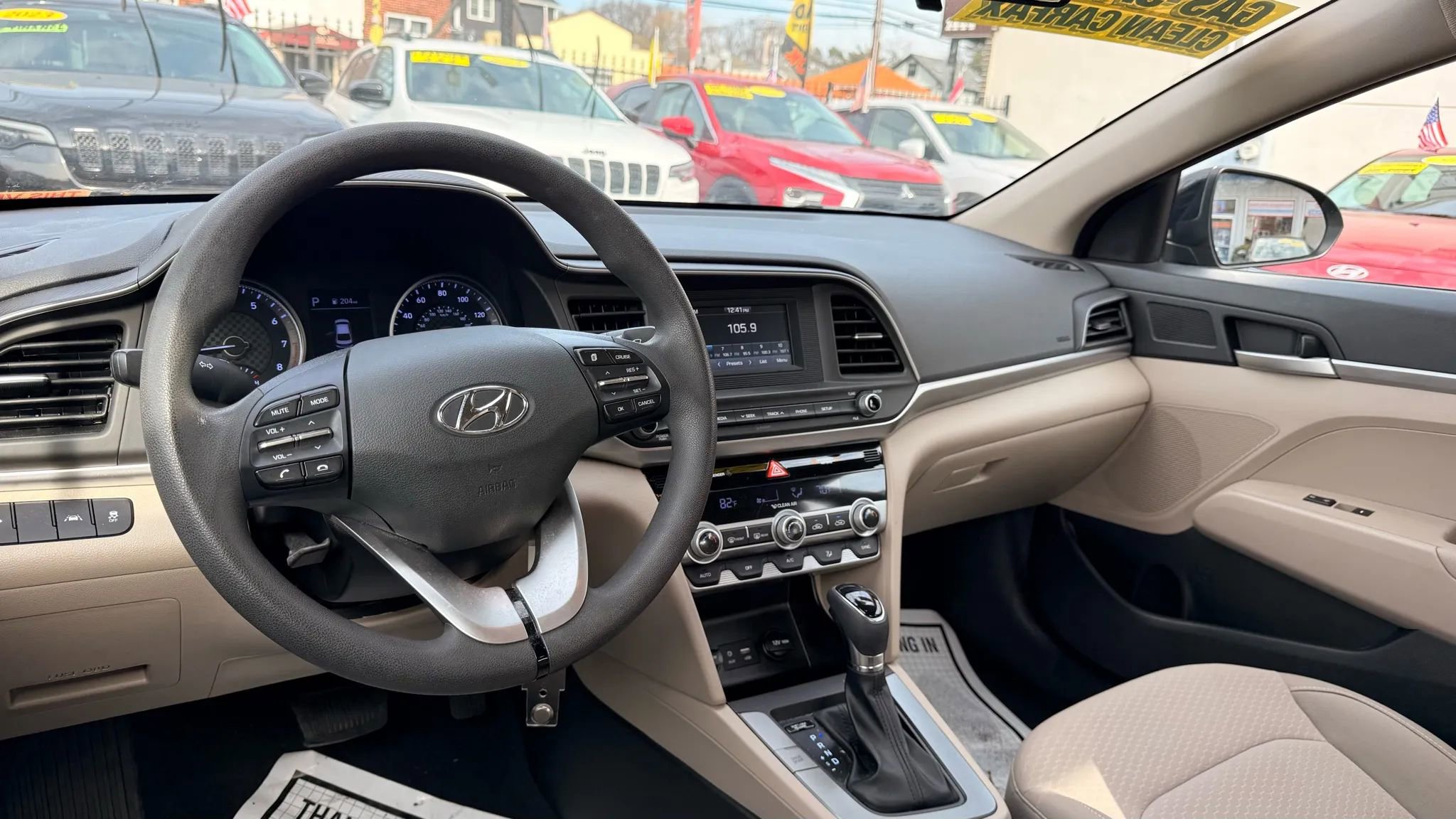 Used 2020 Hyundai Elantra SE image 22