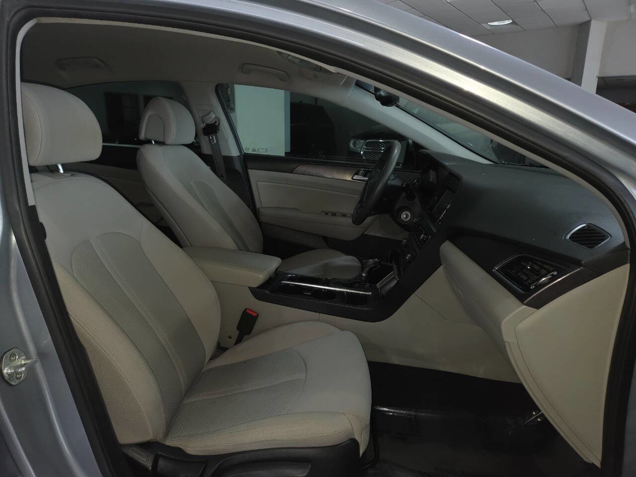 Used 2017 Hyundai Sonata Sport FWD image 18
