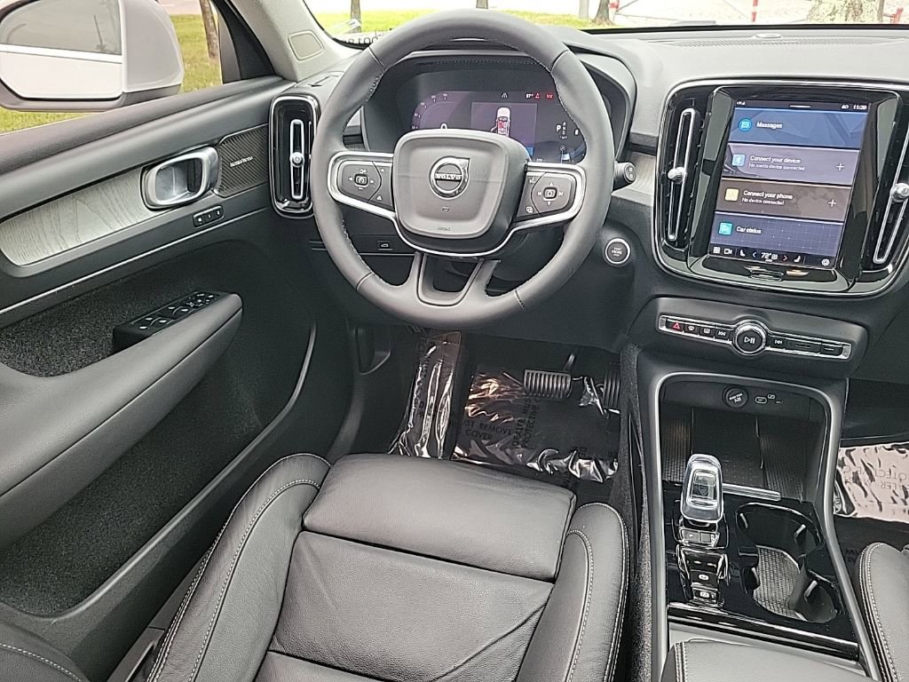 Used 2023 Volvo XC40 B4 Plus w/ Driver Assist Package image 10