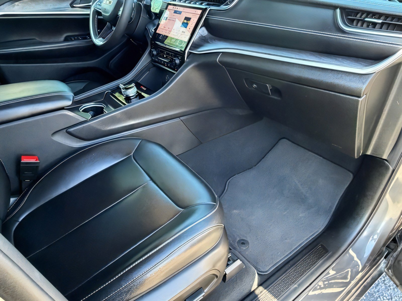 Used 2024 Jeep Grand Cherokee L Limited w/ Trailer Tow Package image 33