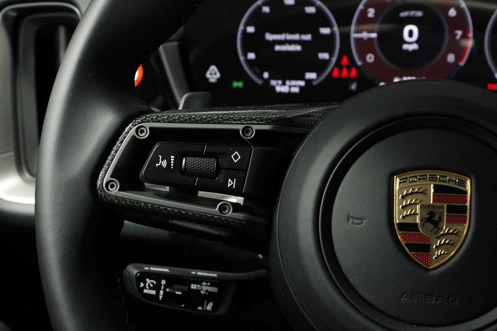 Used 2025 Porsche Cayenne GTS AWD/4WD image 25