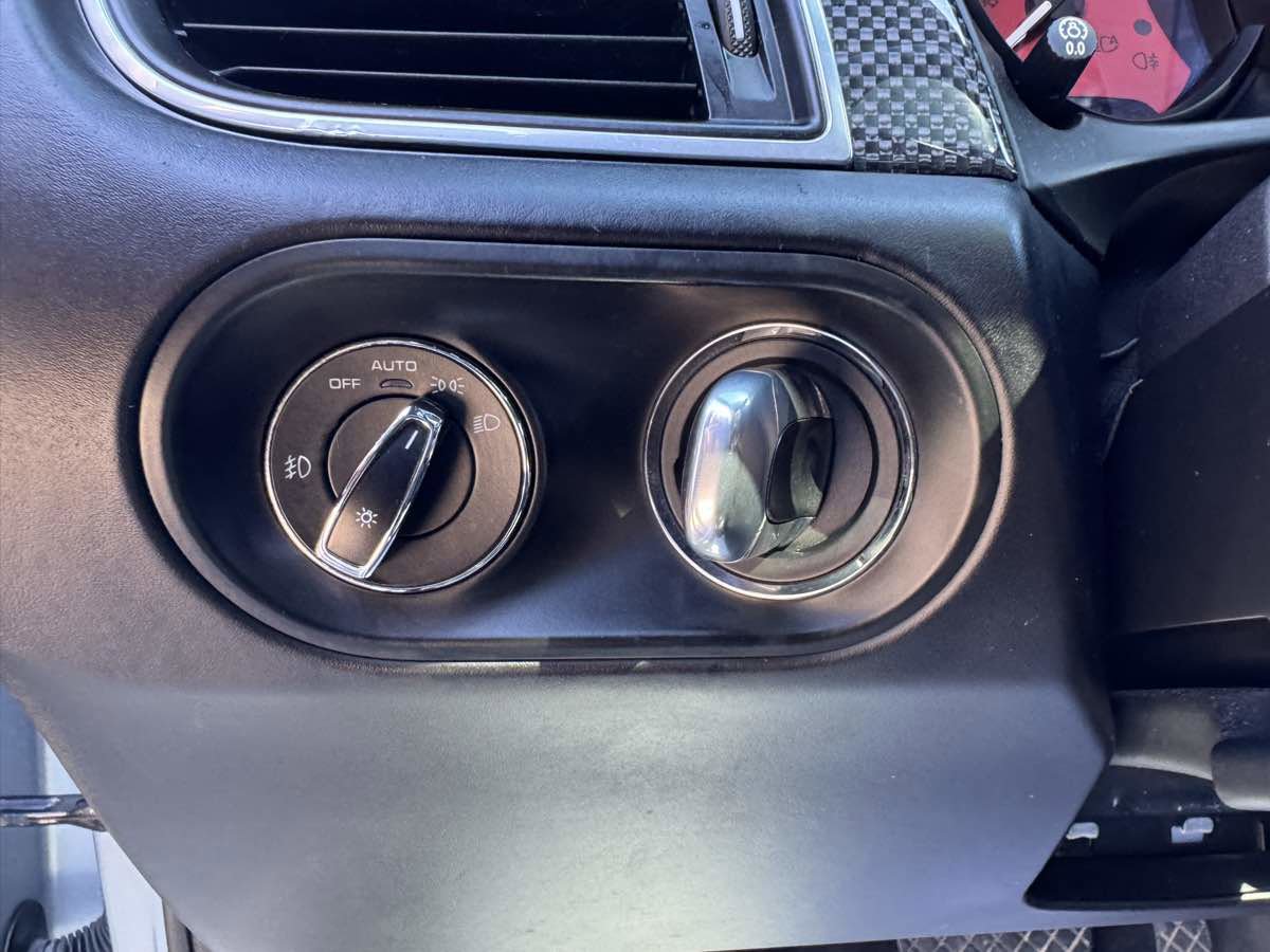 Used 2017 Porsche Macan GTS AWD/4WD image 10