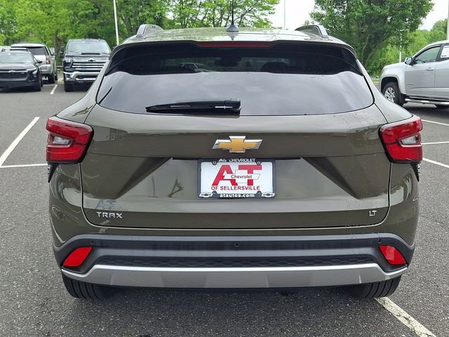 Used 2024 Chevrolet Trax LT w/ Driver Confidence Package FWD image 5