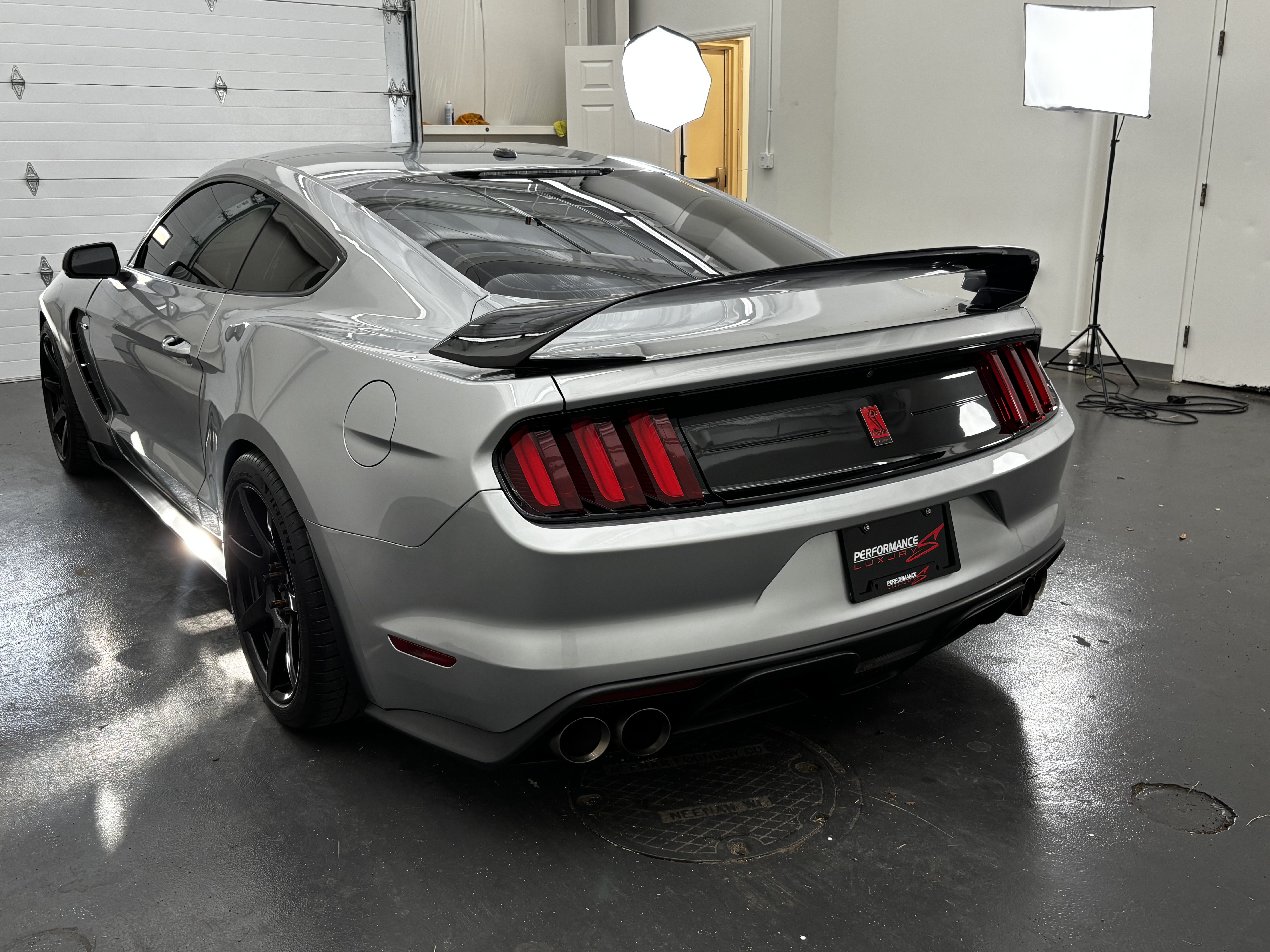 Used 2020 Ford Mustang Shelby GT350R w/ GT350R Equipment Group 920A RWD image 6