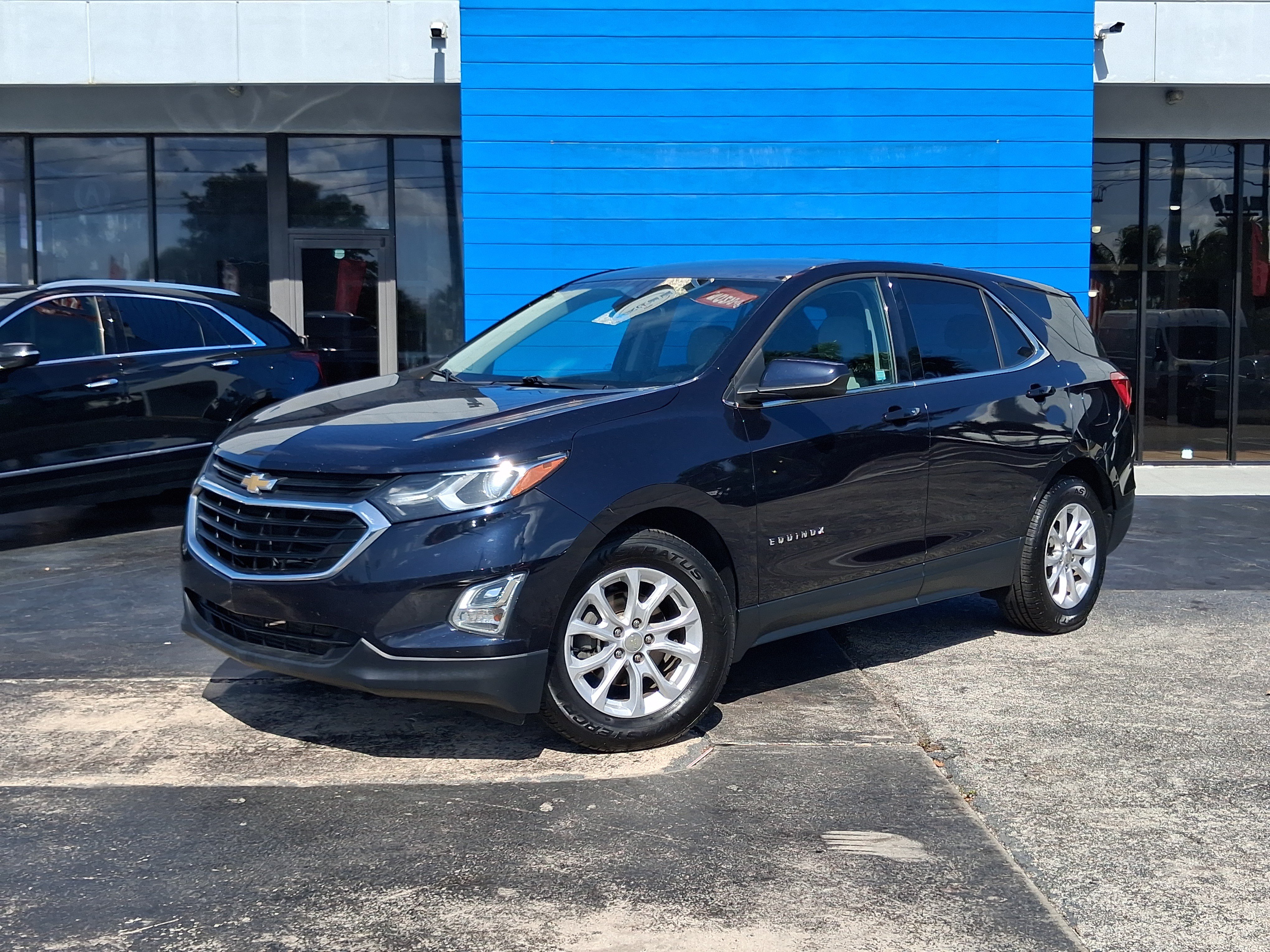 Used 2020 Chevrolet Equinox LT FWD image 2