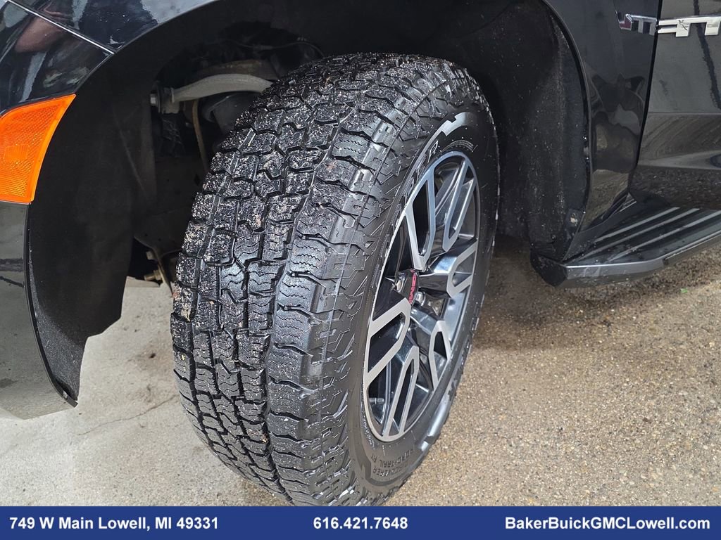 Used 2021 GMC Yukon AT4 w/ Technology Package image 32