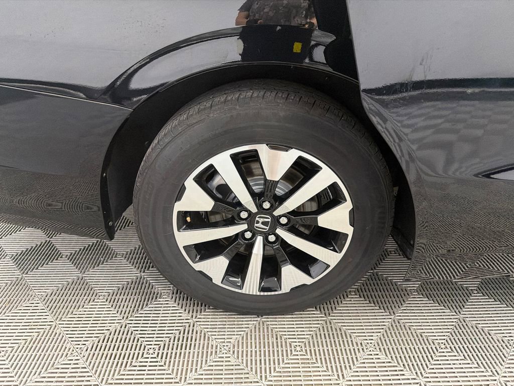 Used 2025 Honda Odyssey EX-L image 18