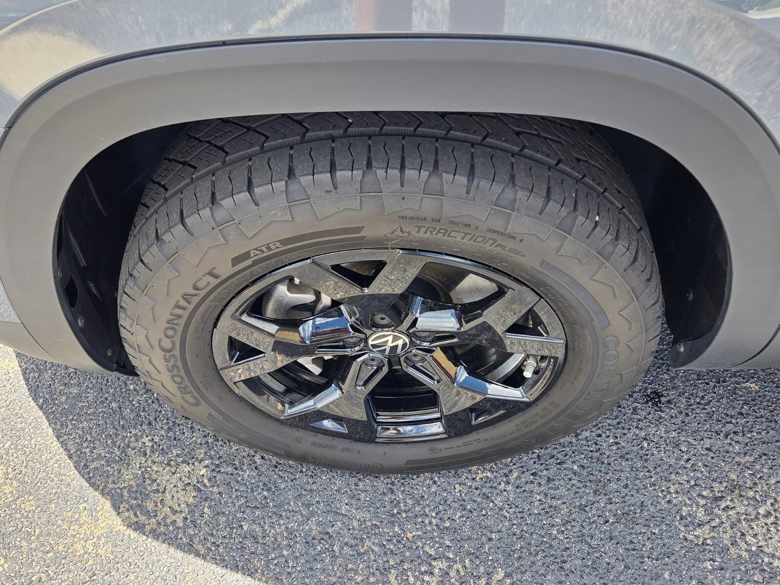 Used 2025 Volkswagen Atlas Peak Edition SE AWD/4WD image 18