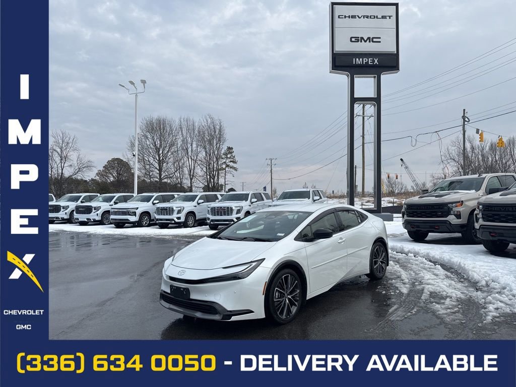 Used 2024 Toyota Prius XLE image 1