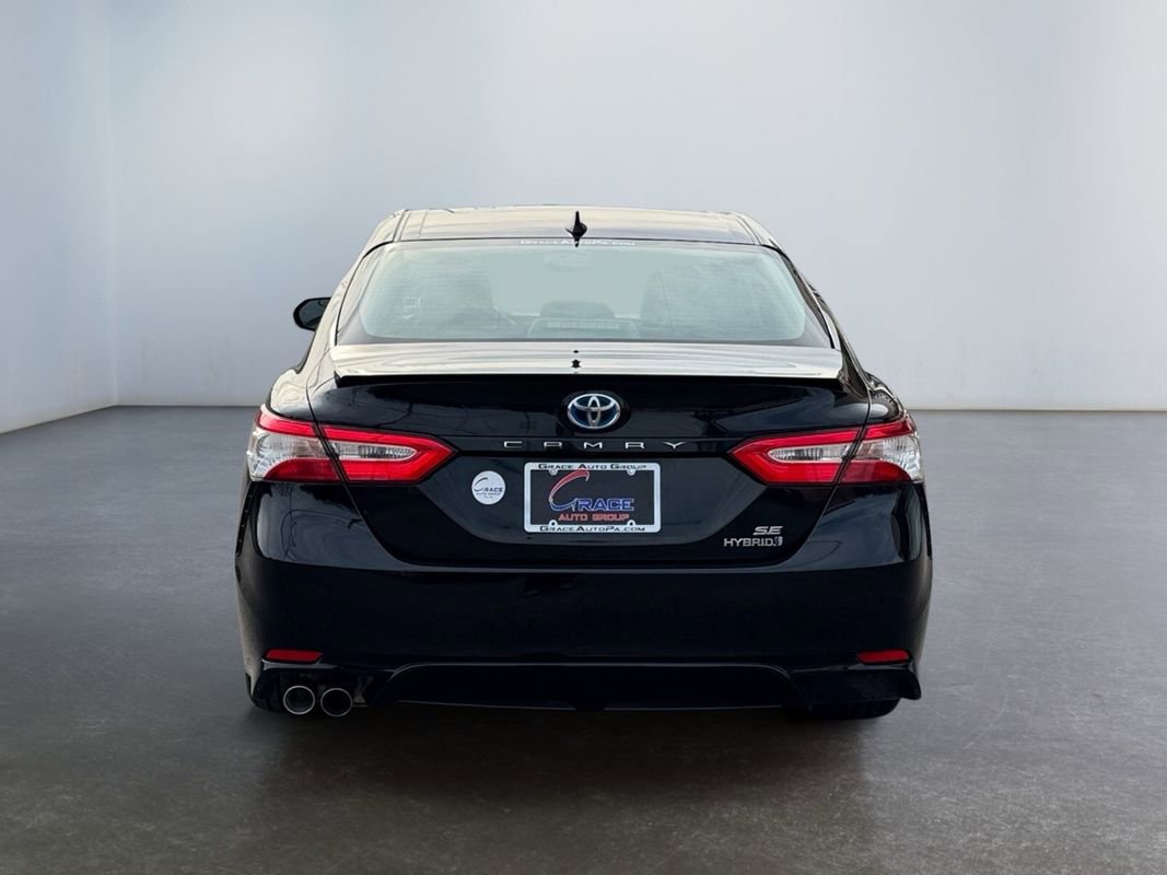 Used 2020 Toyota Camry SE w/ Sunroof Package image 6