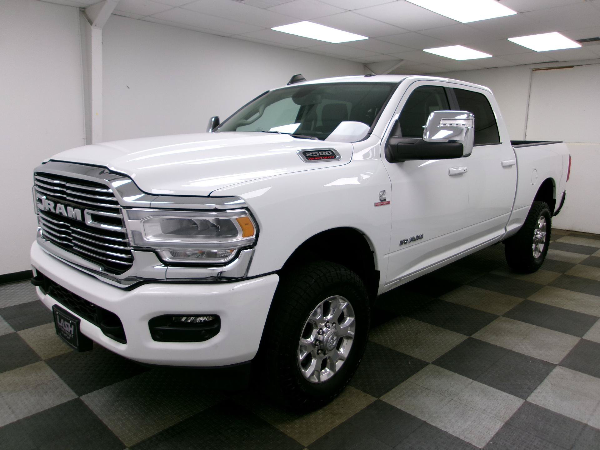 Used 2024 RAM 2500 Laramie AWD/4WD image 1