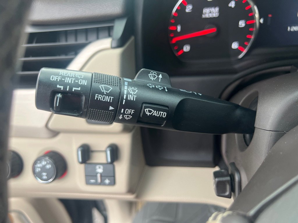 Used 2015 GMC Yukon Denali w/ Open Road Package image 27