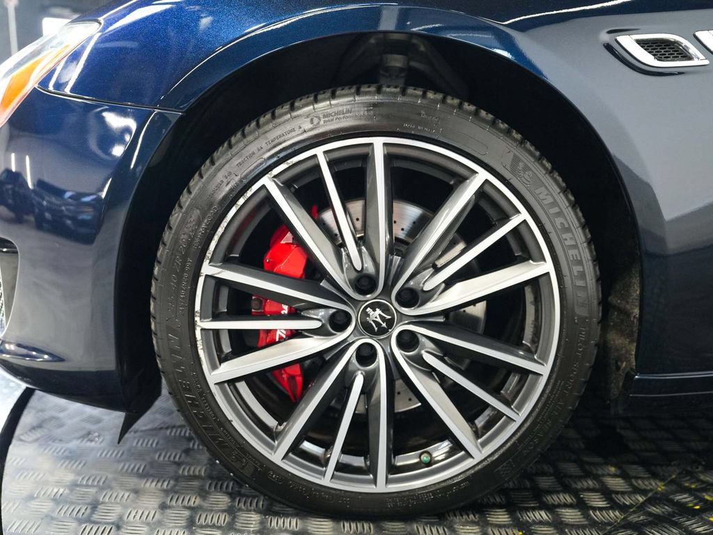Used 2022 Maserati Quattroporte Modena Q4 AWD/4WD image 9