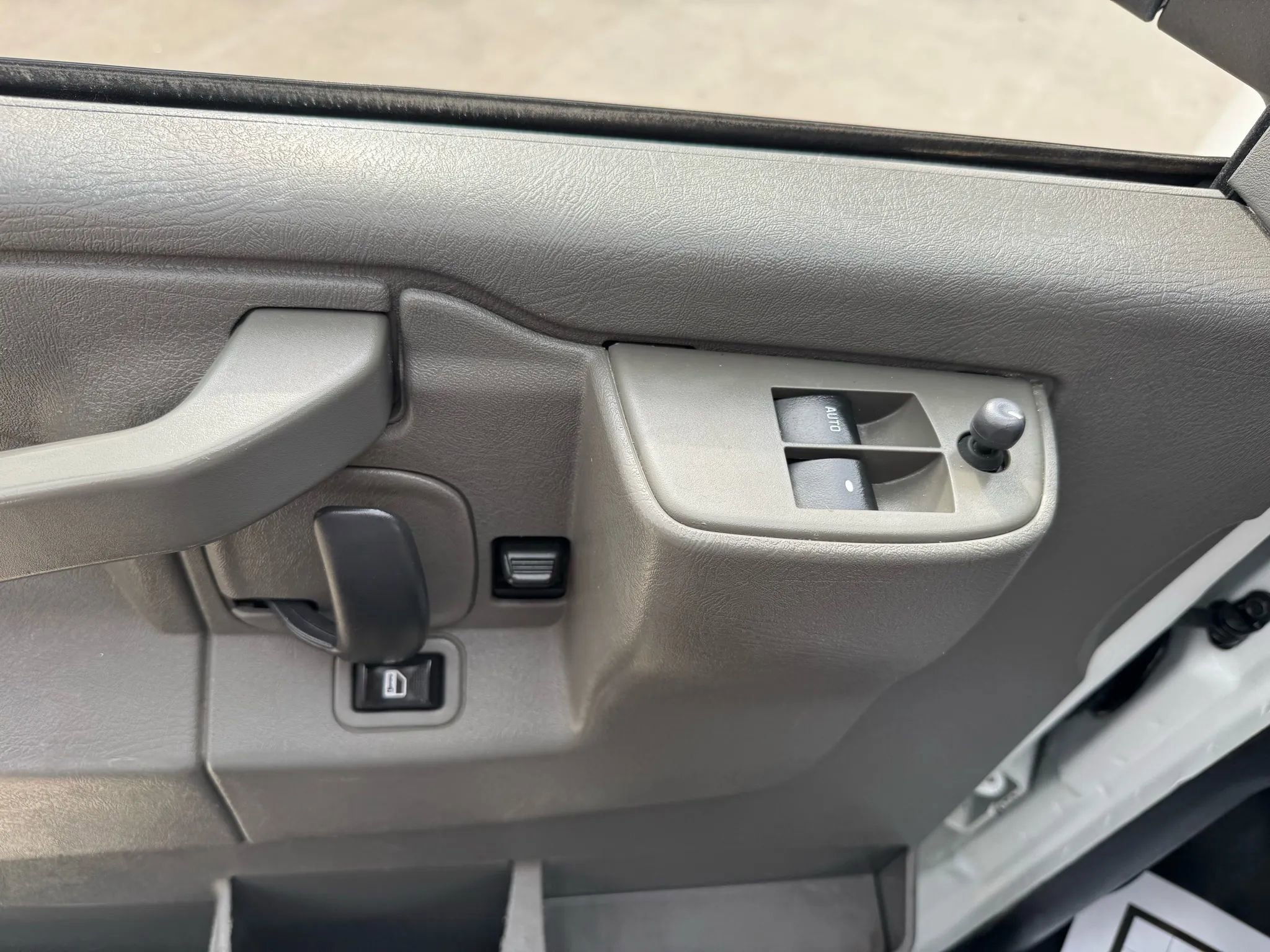 Used 2017 Chevrolet Express 2500 LS image 21