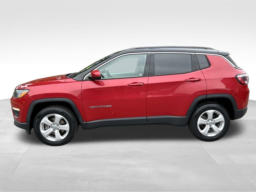 Used 2018 Jeep Compass Latitude w/ Popular Equipment Group AWD/4WD image 2