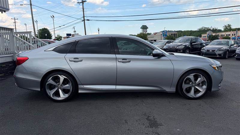 Used 2018 Honda Accord Touring image 7