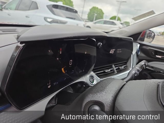 Used 2025 Chevrolet Trax LT w/ LT Convenience Package FWD image 13