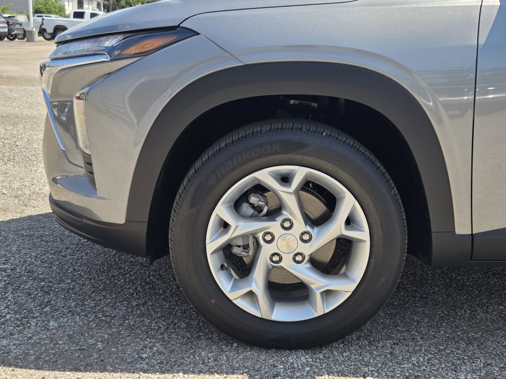 New 2026 Chevrolet Trax LS w/ LS Convenience Package FWD image 9