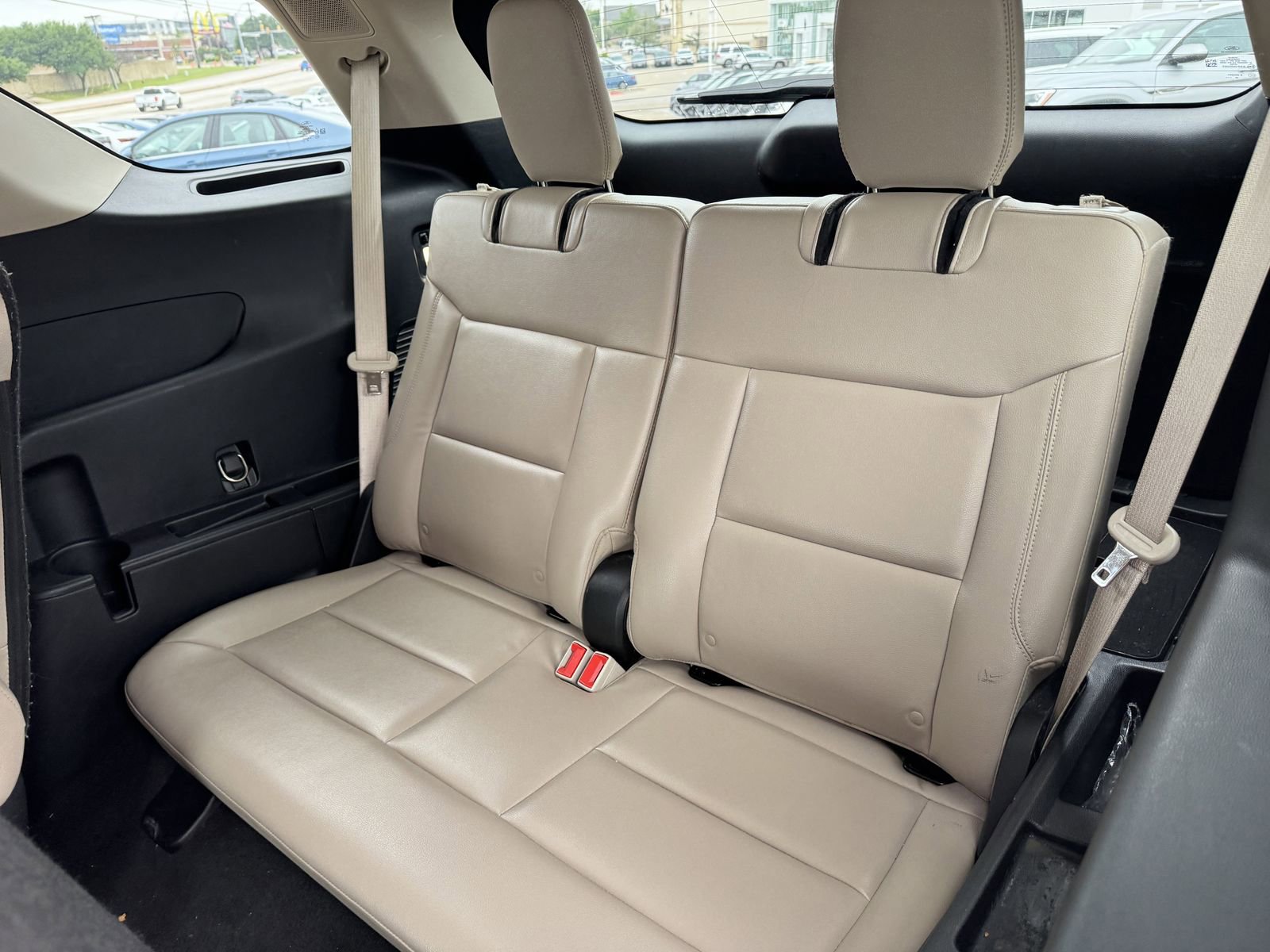 Used 2022 Ford Explorer Limited w/ Limited Technology Package RWD image 30