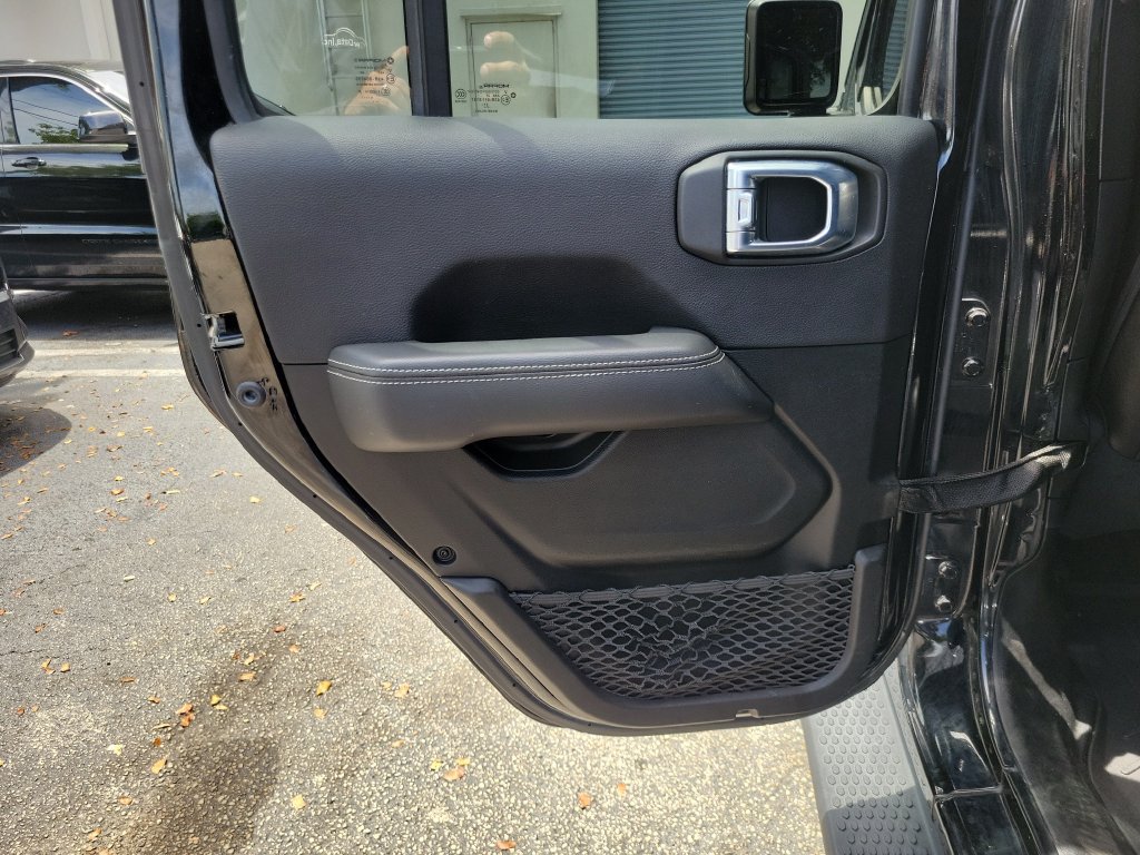 Used 2021 Jeep Wrangler Unlimited Sahara w/ Cold Weather Group AWD/4WD image 14