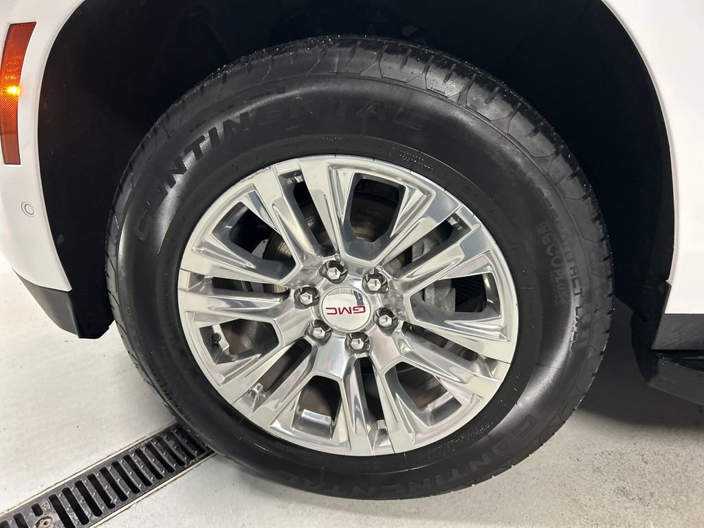 Used 2025 GMC Yukon Denali AWD/4WD image 9