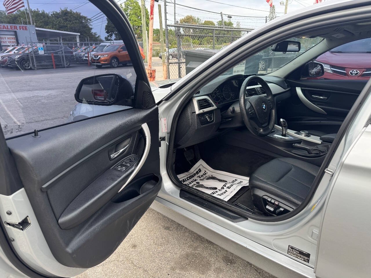 Used 2016 BMW 320i Sedan RWD image 7